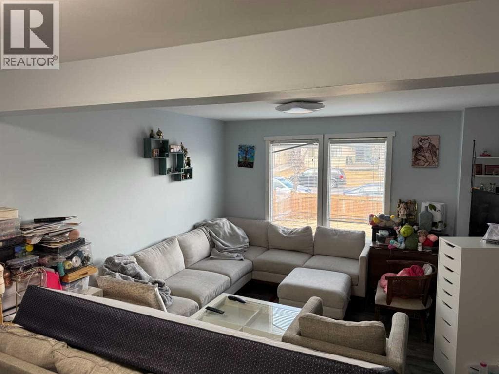 371 Falshire Drive NE photo 2