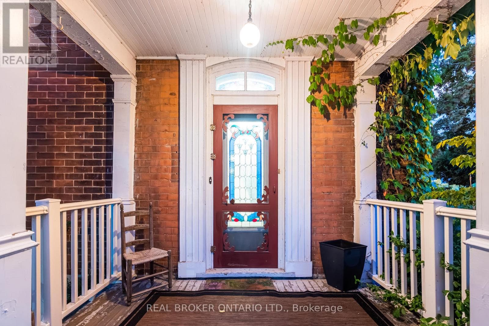 74 LAKE AVENUE W photo 4