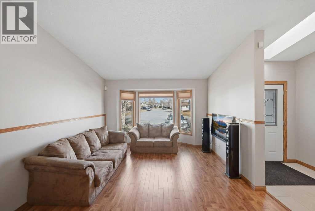 119 Macewan Meadow Way NW photo 4