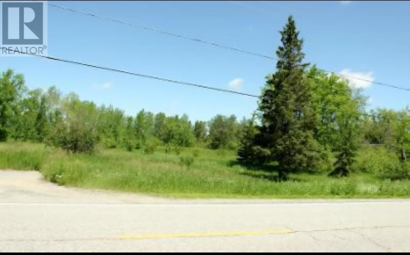 605 HWY 11 photo 4
