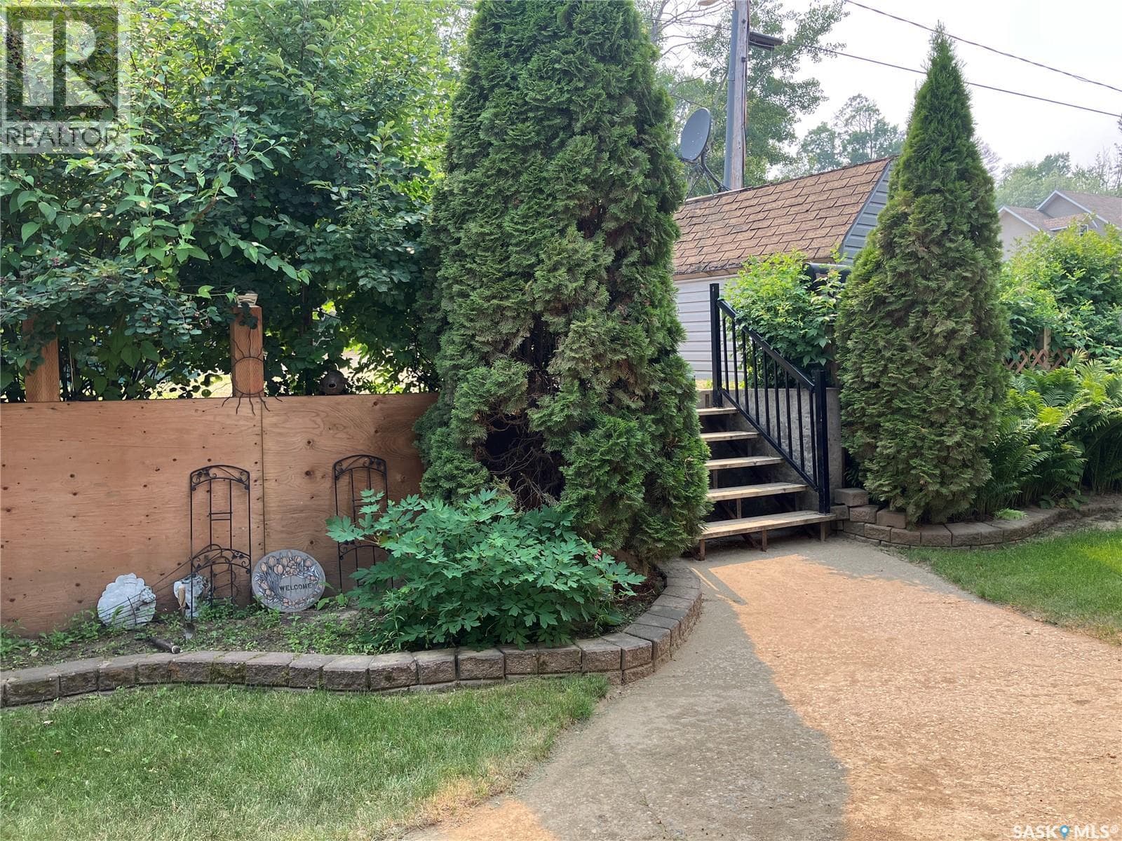 1118 Birch AVENUE photo 5