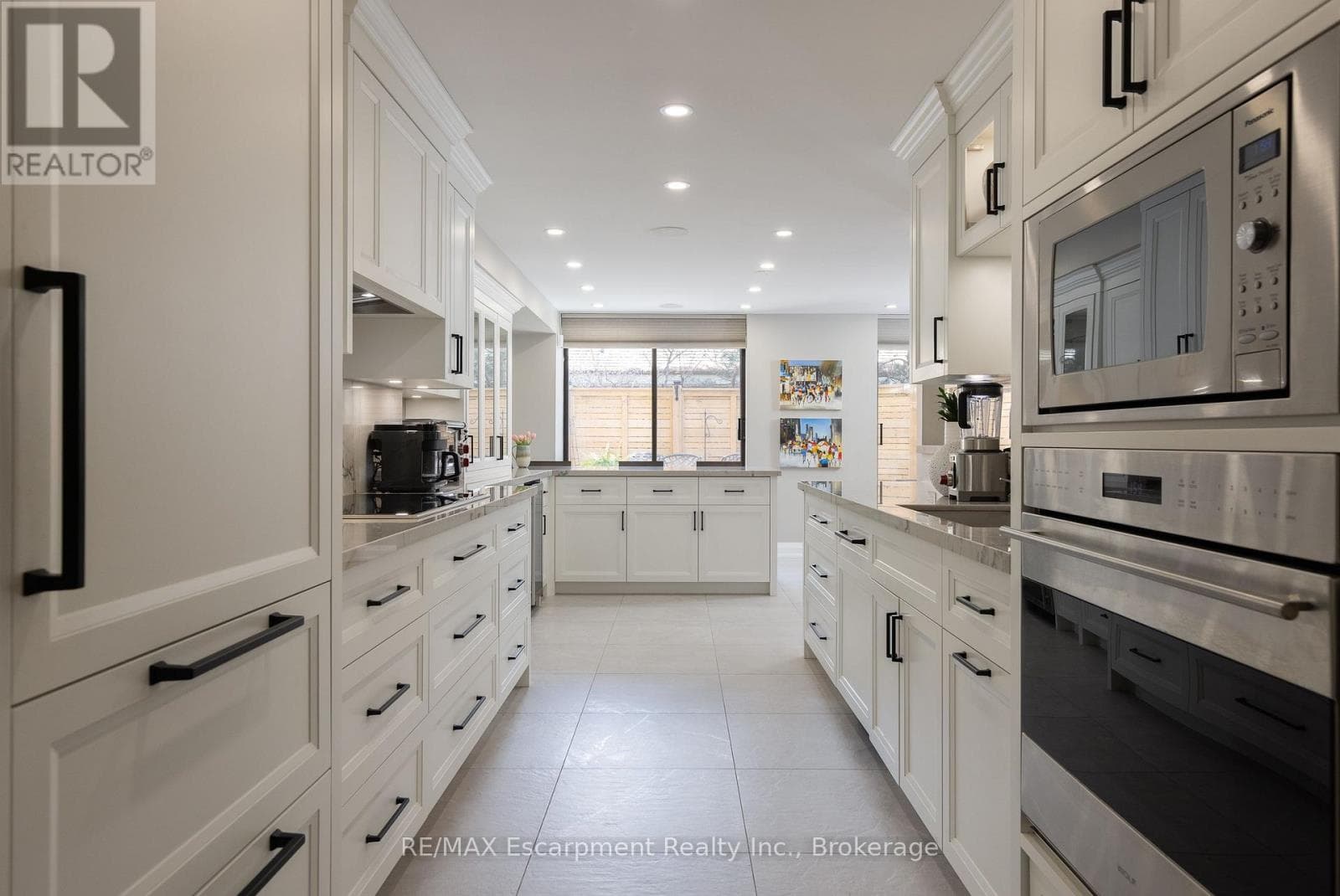 303 - 100 LAKESHORE ROAD E photo 5