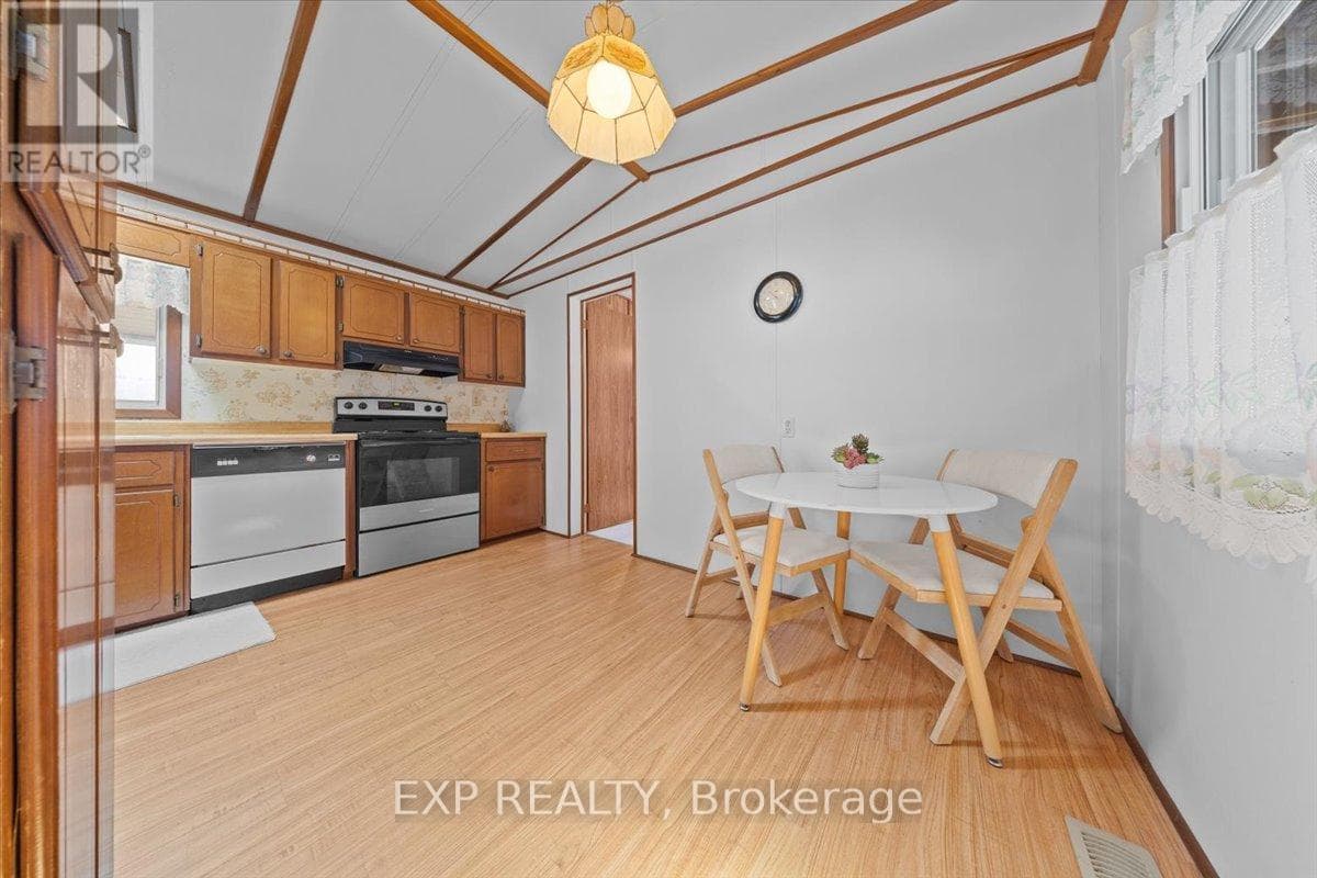 150 SUNSET DRIVE photo 5