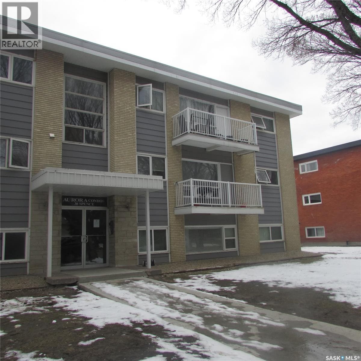 3 38 Spence STREET photo 3