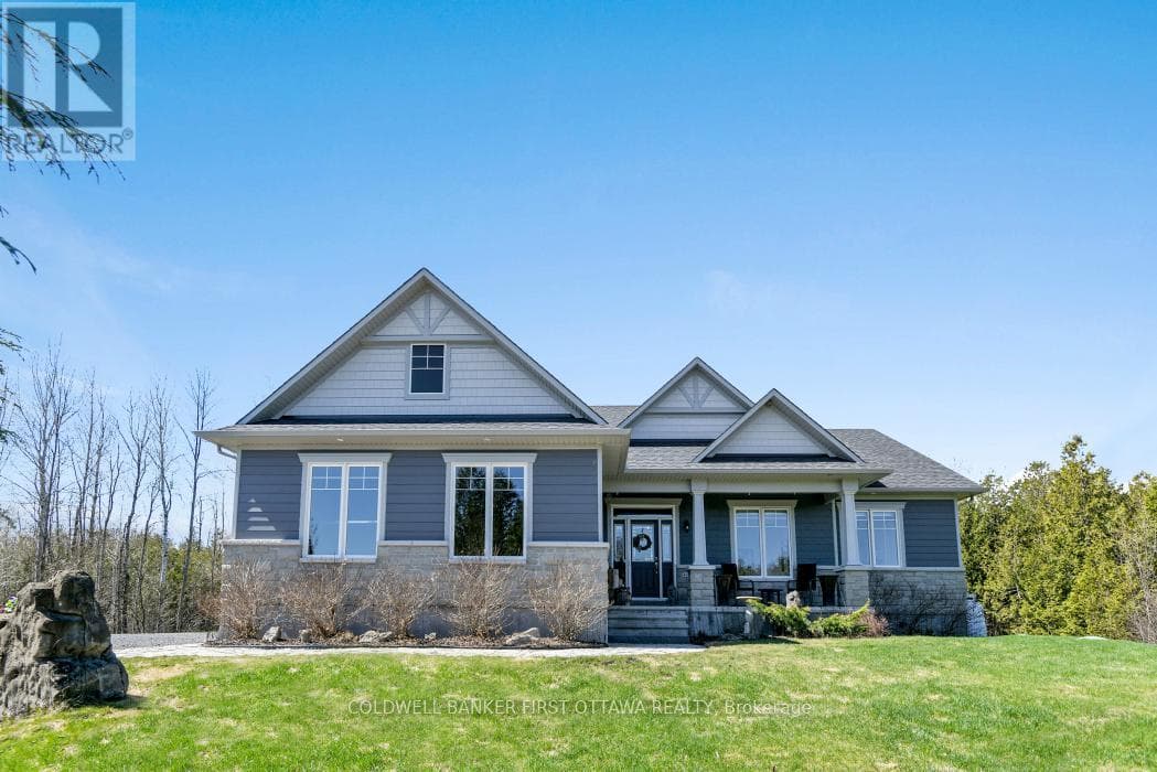 4 bed 2 bath single family at 193 MAGGIE'S CRESCENT — $1,198,000