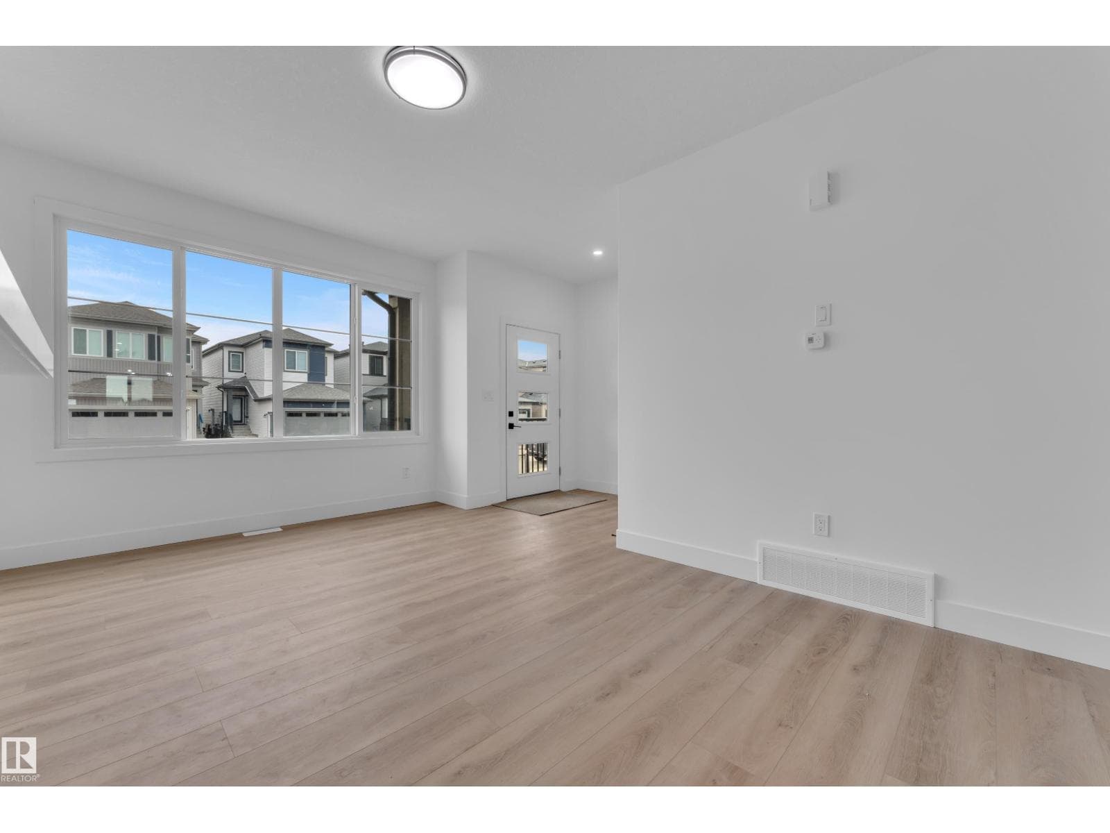 277 Munn WY photo 2