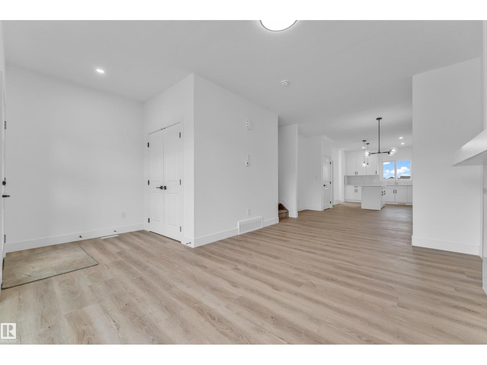 277 Munn WY photo 3