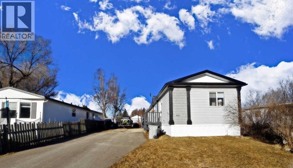 606 52 Street photo 2