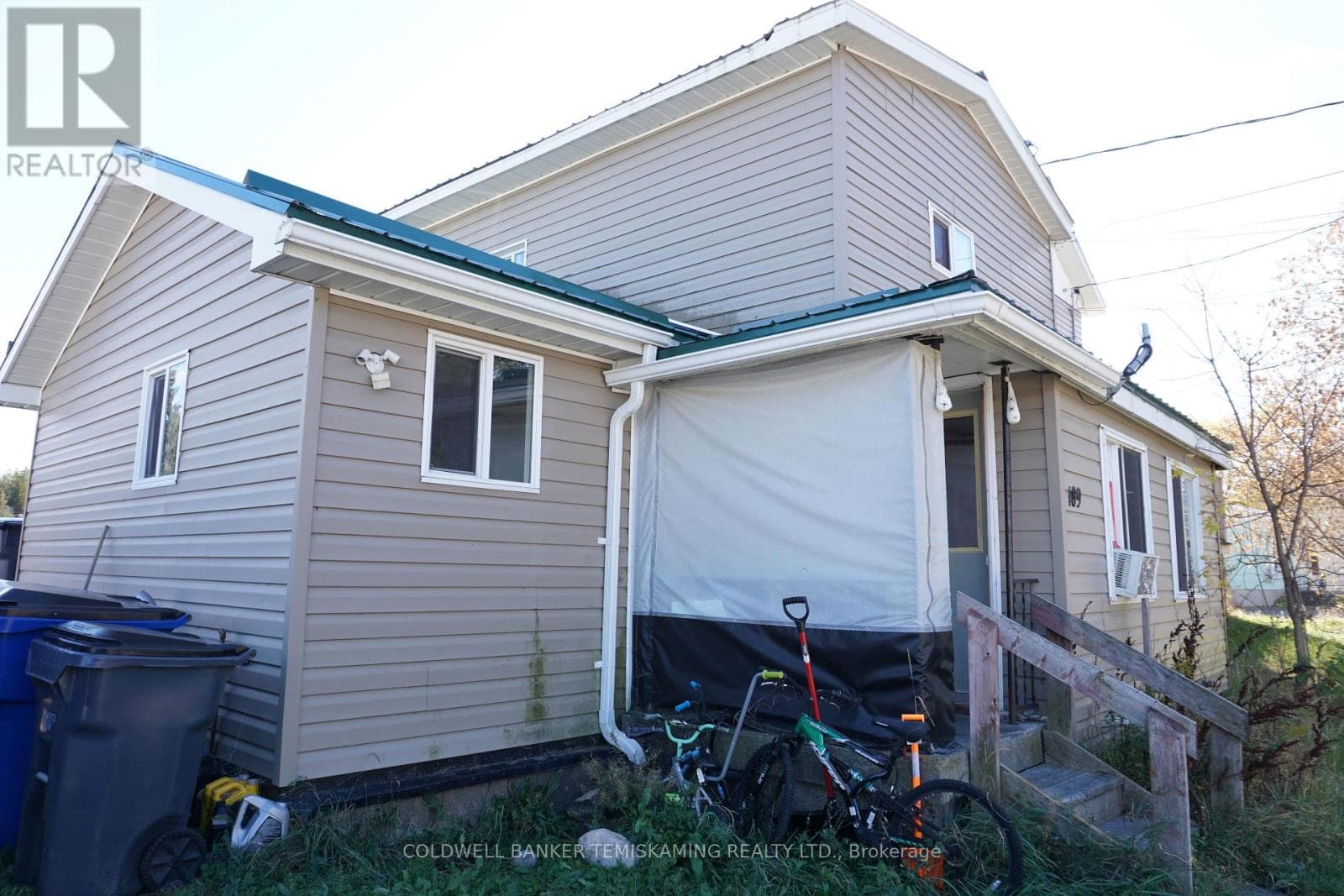 189 LANG STREET photo 4