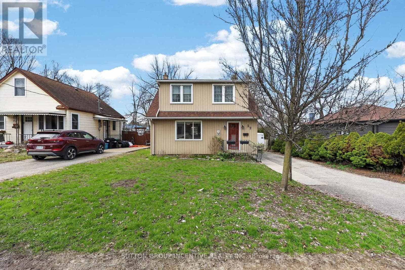 3 bed 1 bath single family at 32 ADELAIDE STREET — $604,900