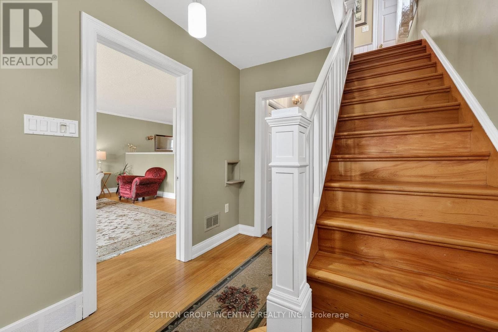 32 ADELAIDE STREET photo 5