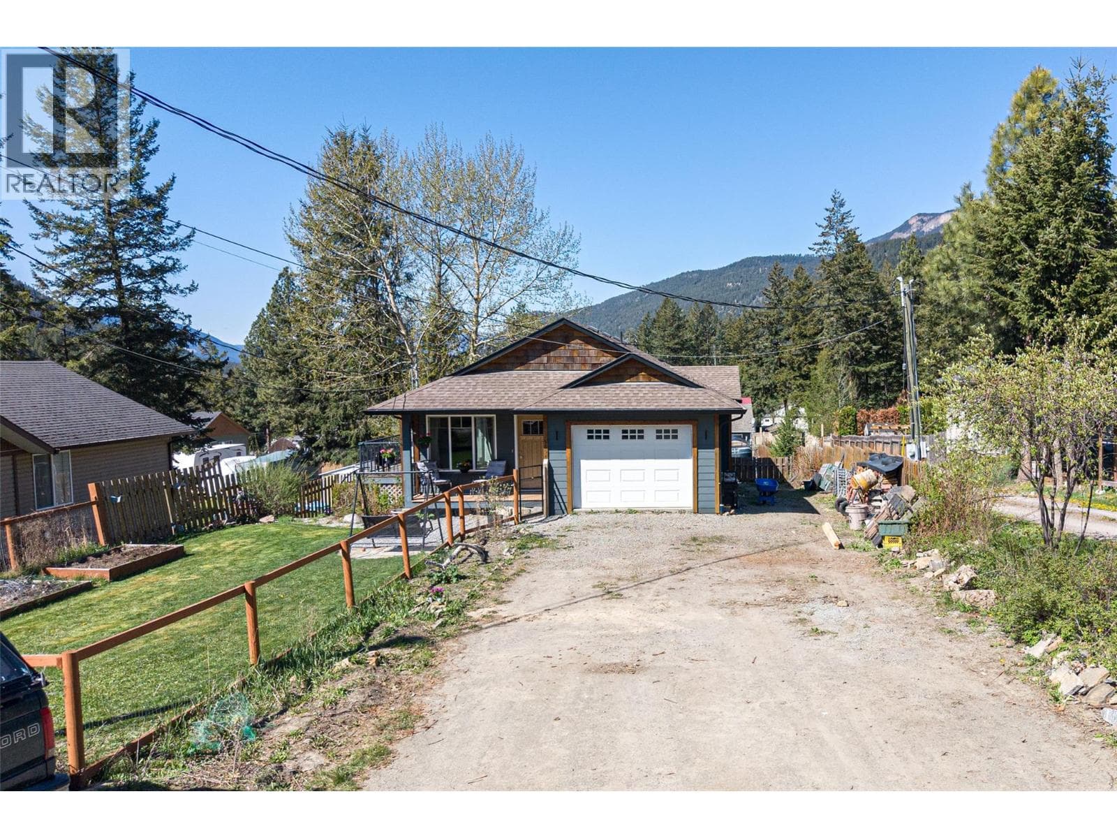 5654 Lynes Road photo 2