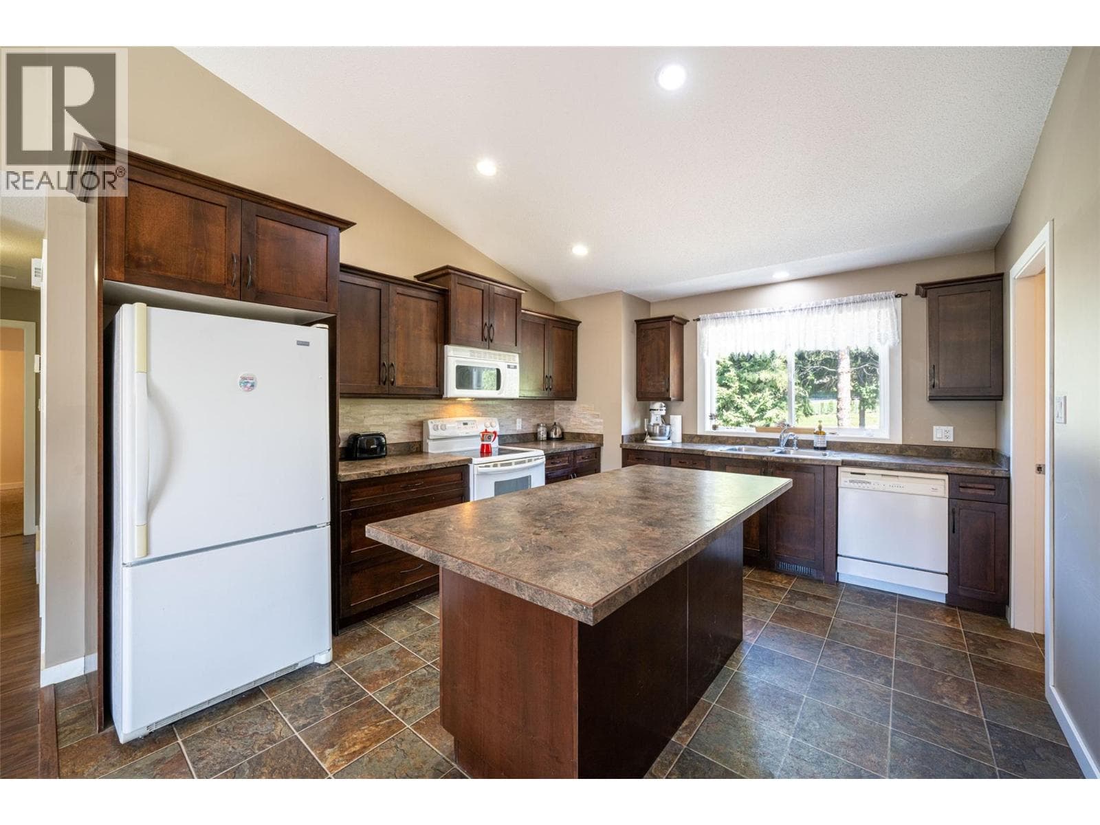 5654 Lynes Road photo 4