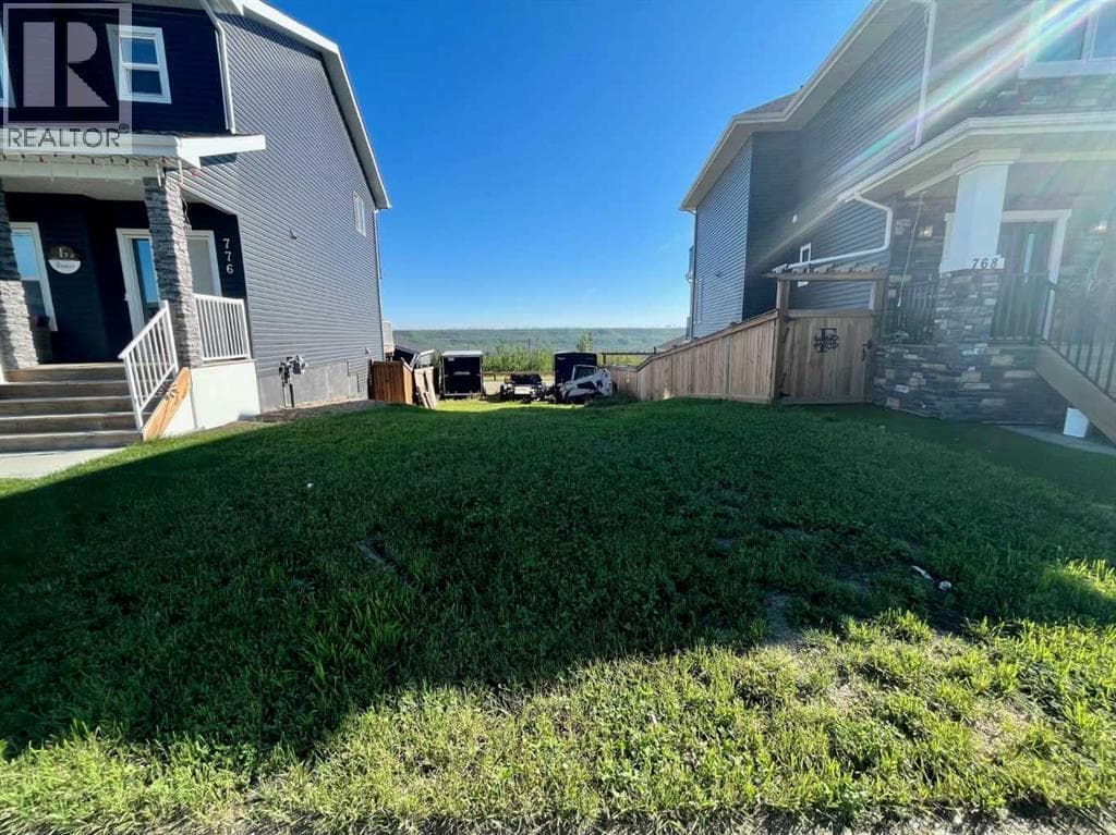 772 Athabasca Avenue photo 2