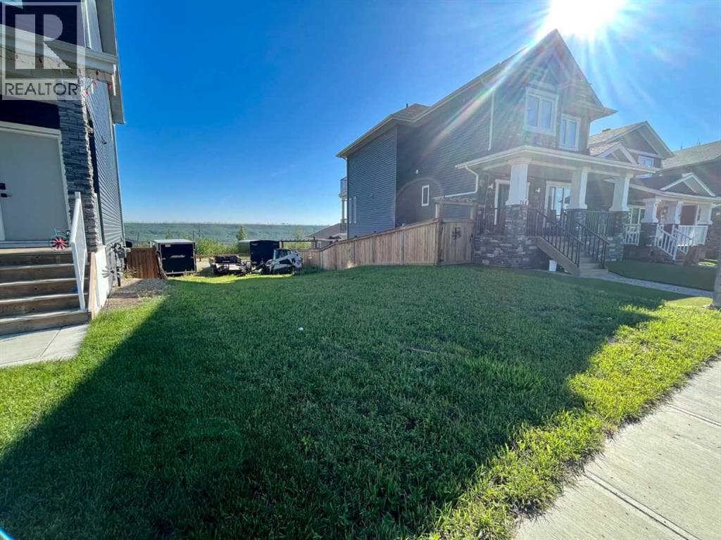 772 Athabasca Avenue photo 3