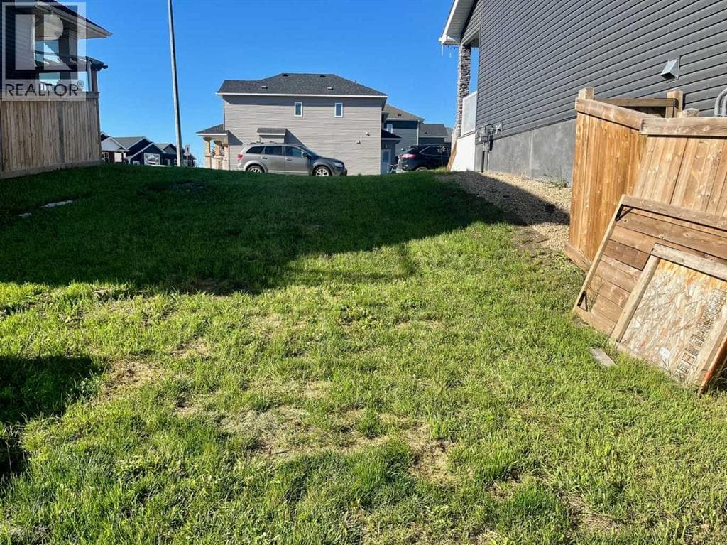 772 Athabasca Avenue photo 4
