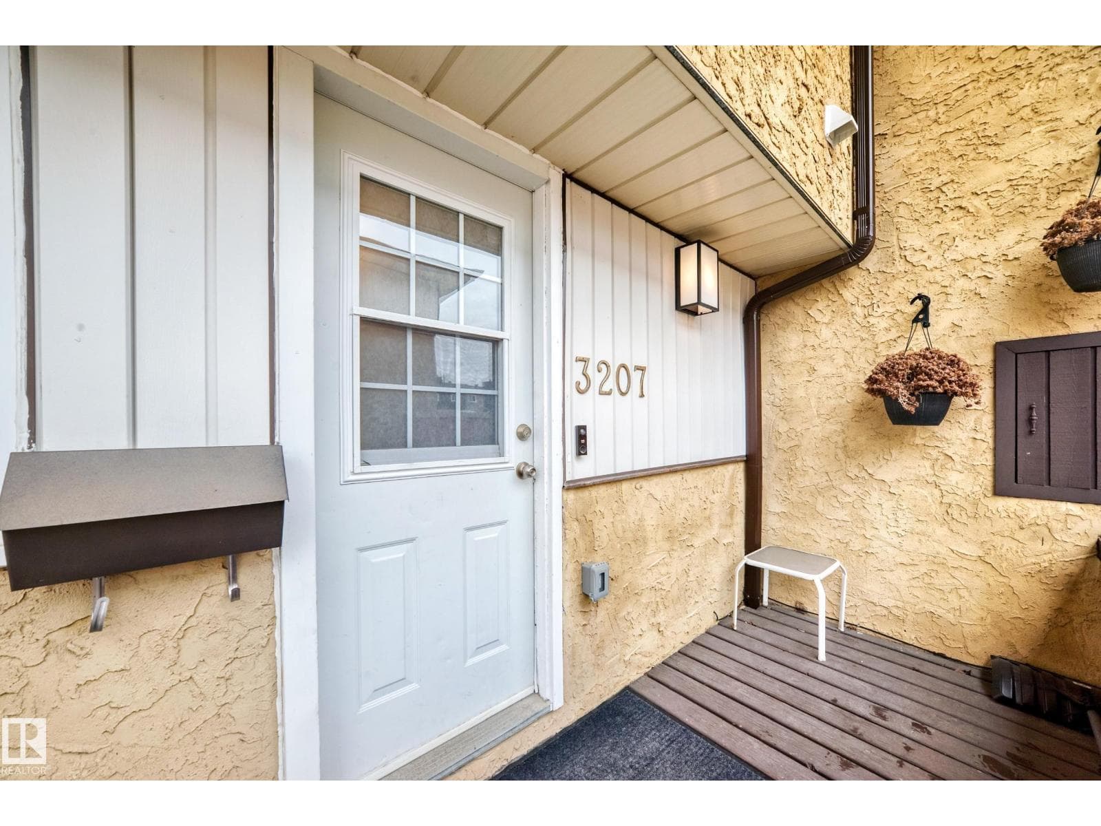 3 bed 2 bath single family at 3207 139 AV NW — $209,900