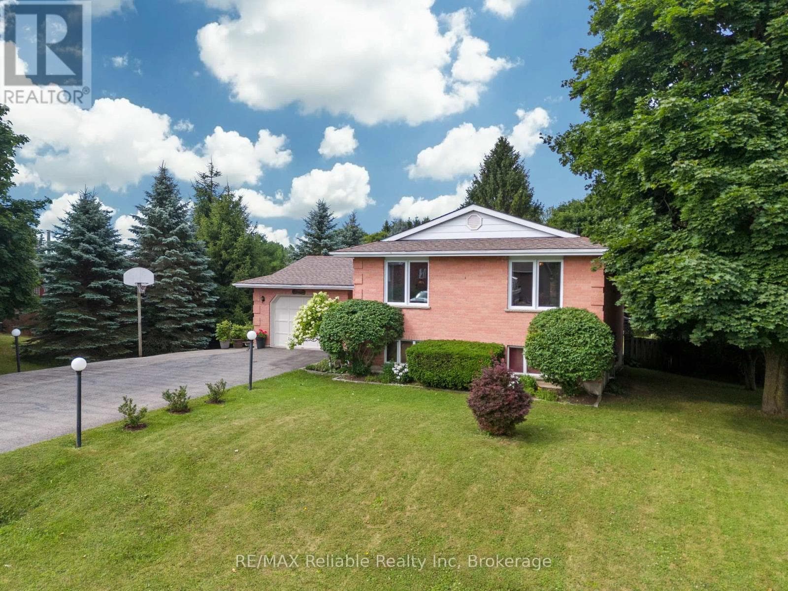 25 JORDAN DRIVE photo 3
