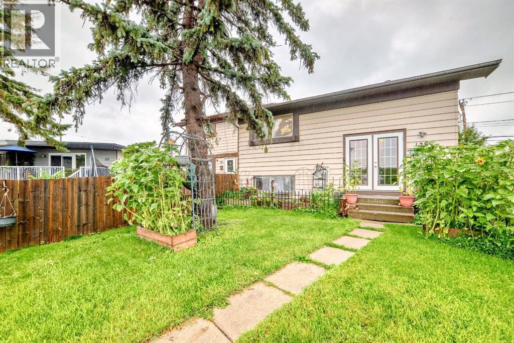 3 bed 2 bath single family at 129 Dovertree Place SE — $430,000