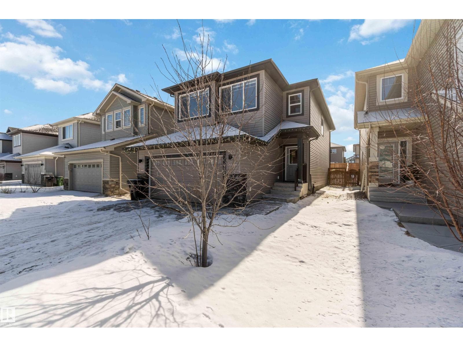 435 41 AV NW photo 3