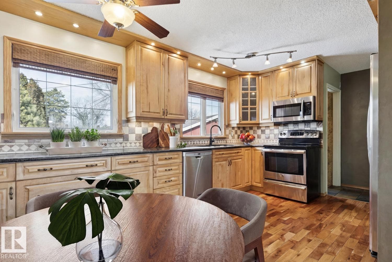 9124 167 ST NW photo 3