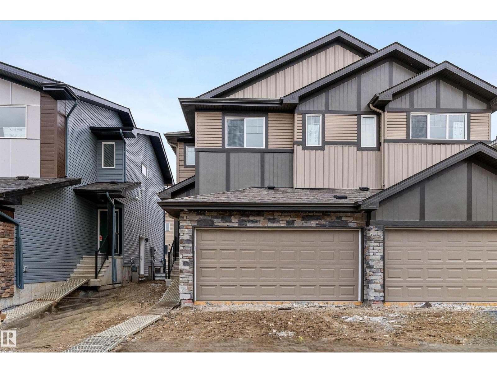 3 bed 3 bath single family at 926 18 AV NW — $501,600
