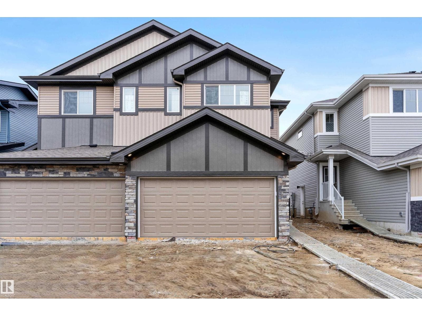 3 bed 3 bath single family at 924 18 AV NW — $504,600