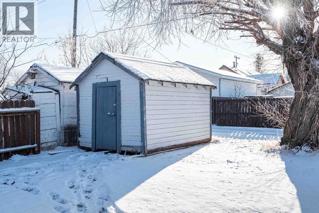 205 Trochu Avenue photo 5