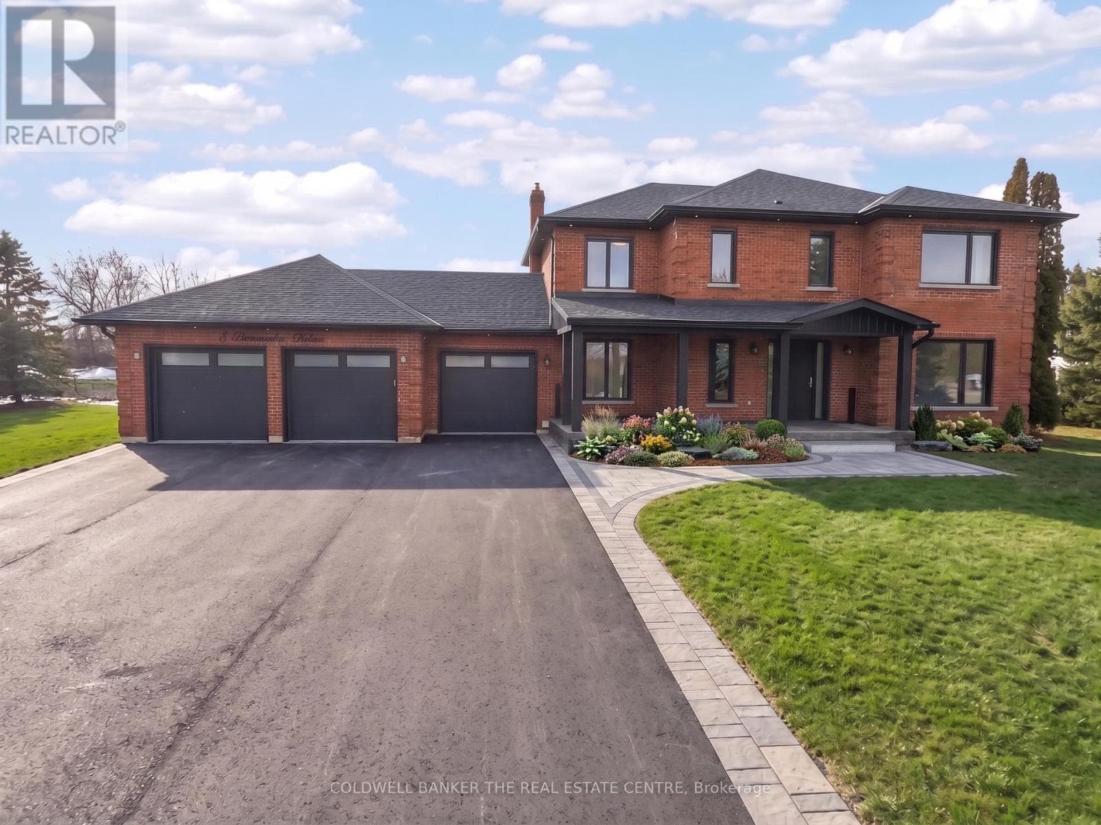 8 BROWNLEE DRIVE photo 4