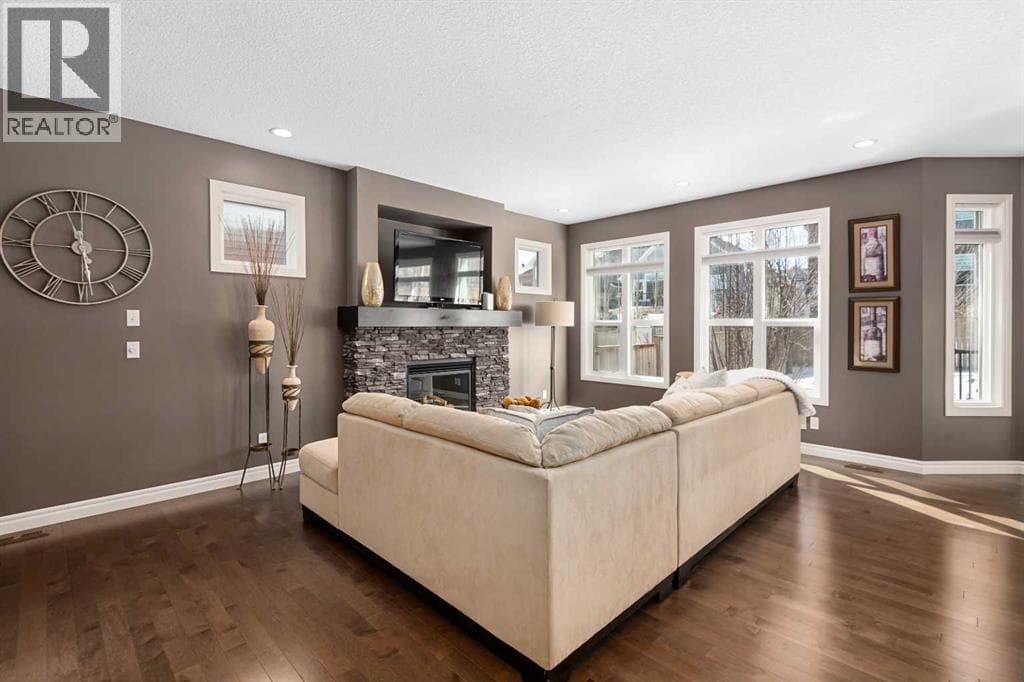 323 Nolan Hill Boulevard NW photo 5