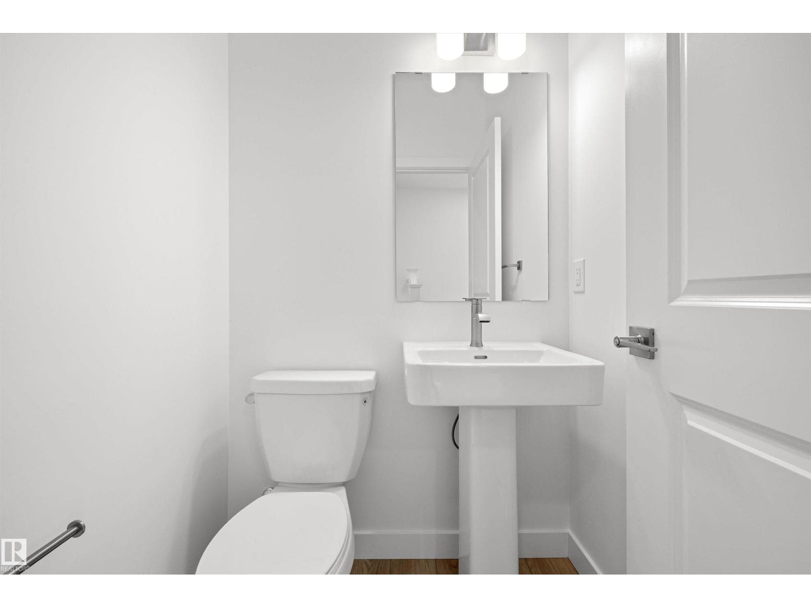 632 176 AV NE photo 5
