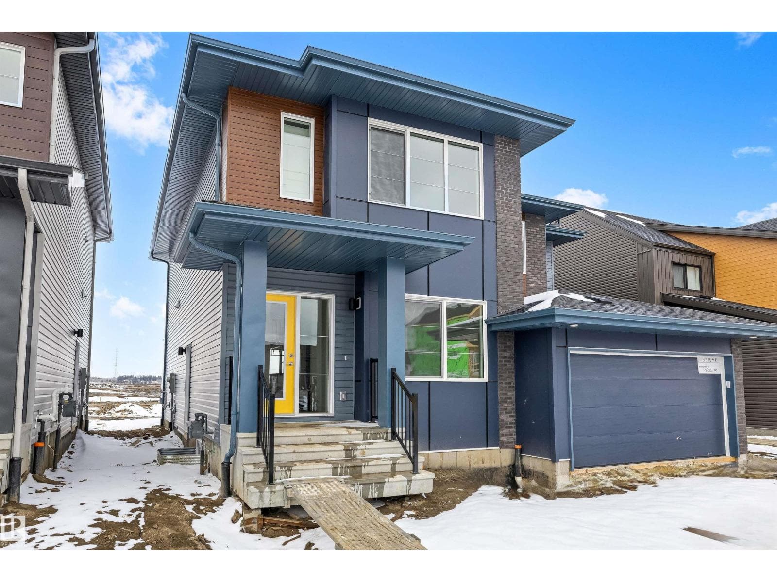 620 176 AV NE photo 2