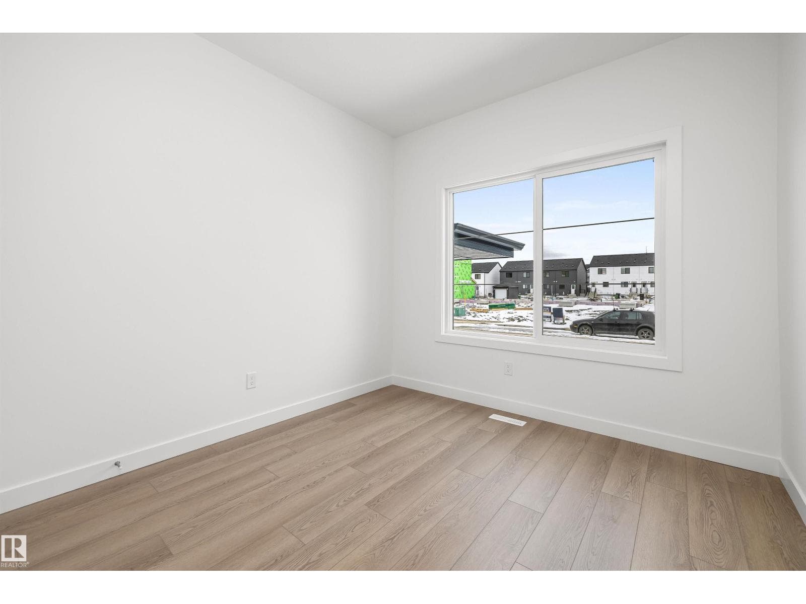 620 176 AV NE photo 4