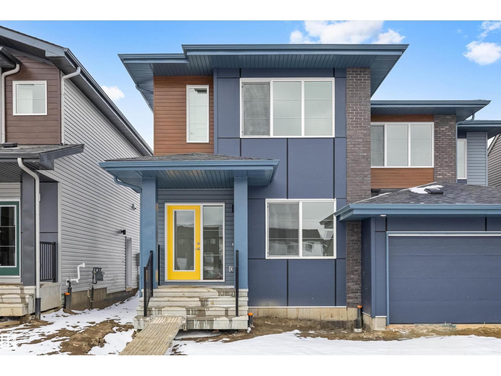 3 bed 3 bath single family at 620 176 AV NE — $429,600