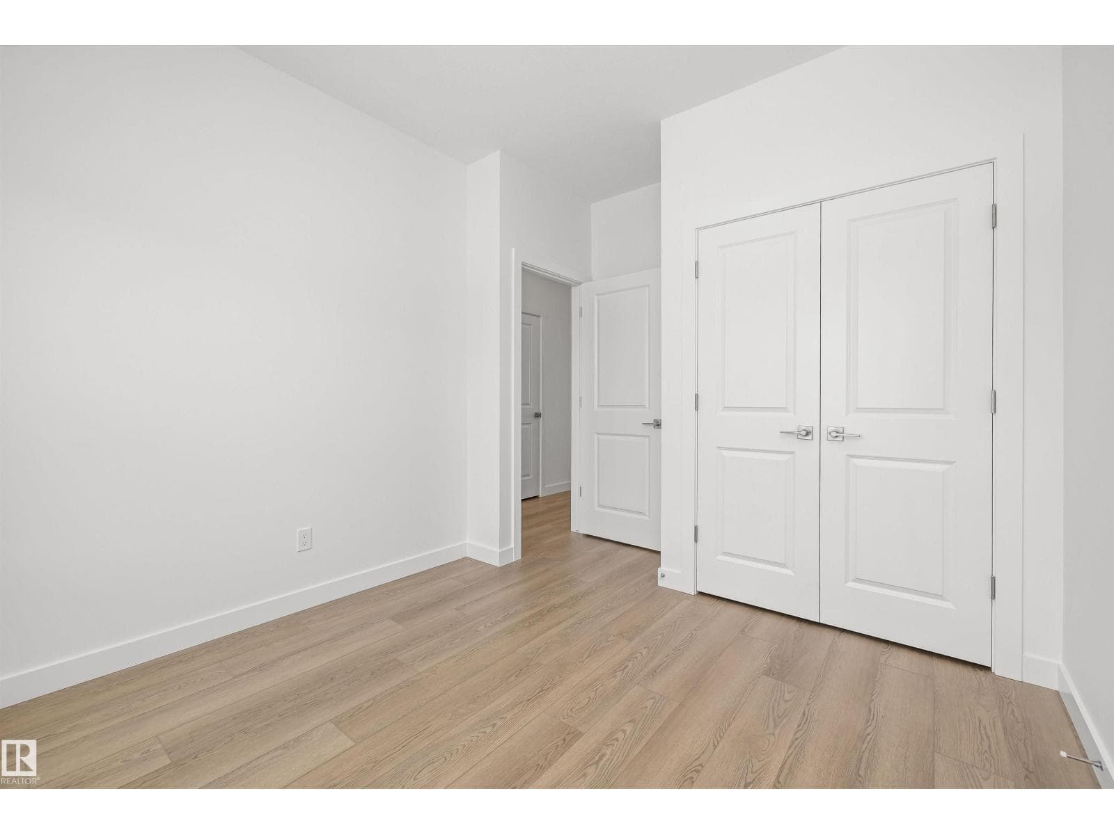 620 176 AV NE photo 5