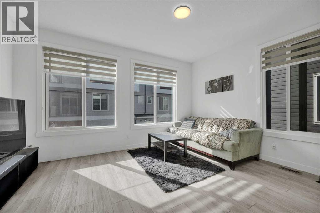 152, 380 Seton Villas SE photo 4