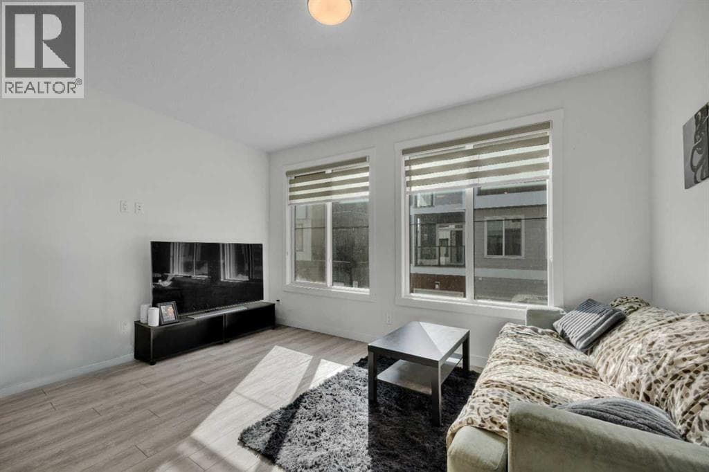 152, 380 Seton Villas SE photo 5
