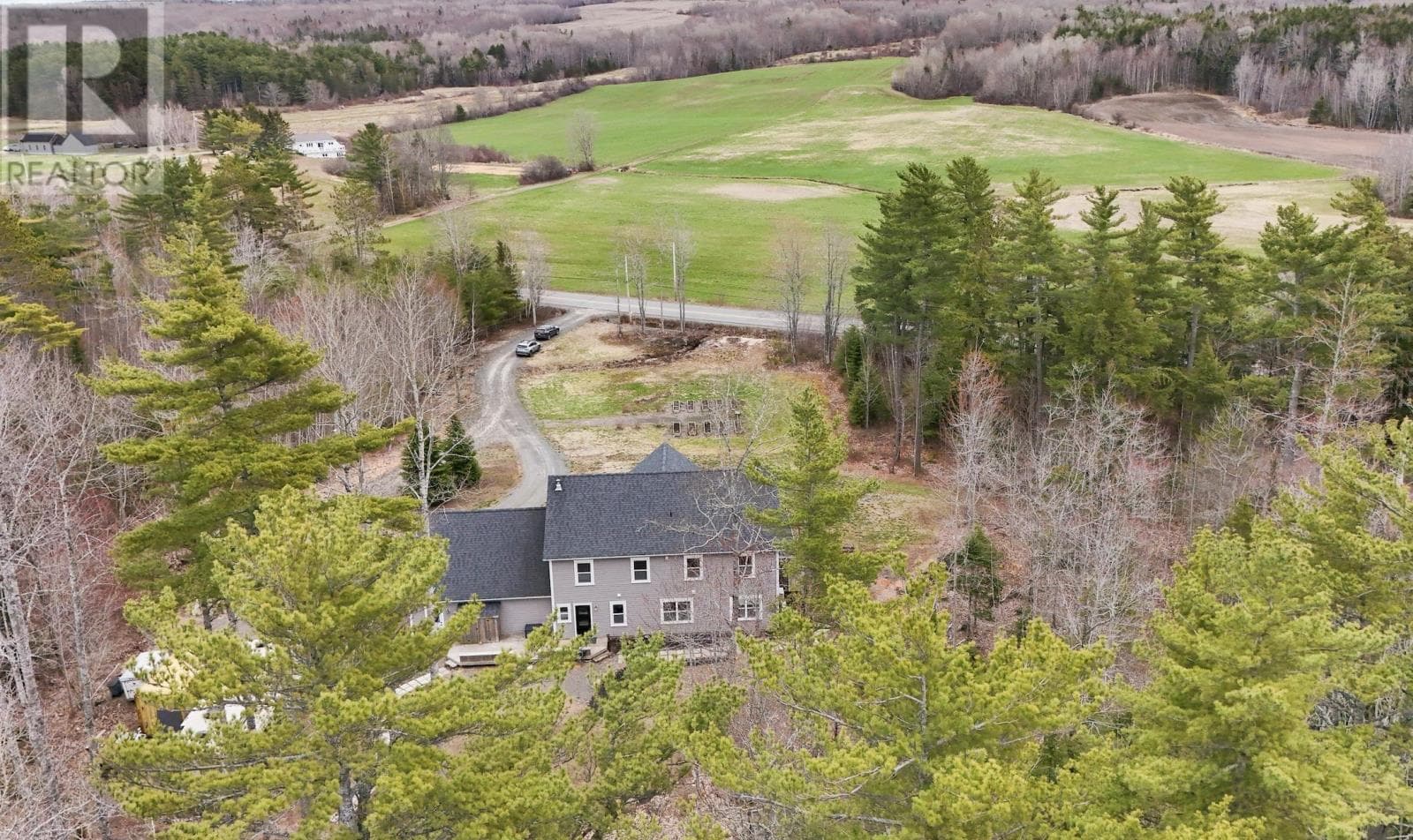 561 Hall Road photo 3