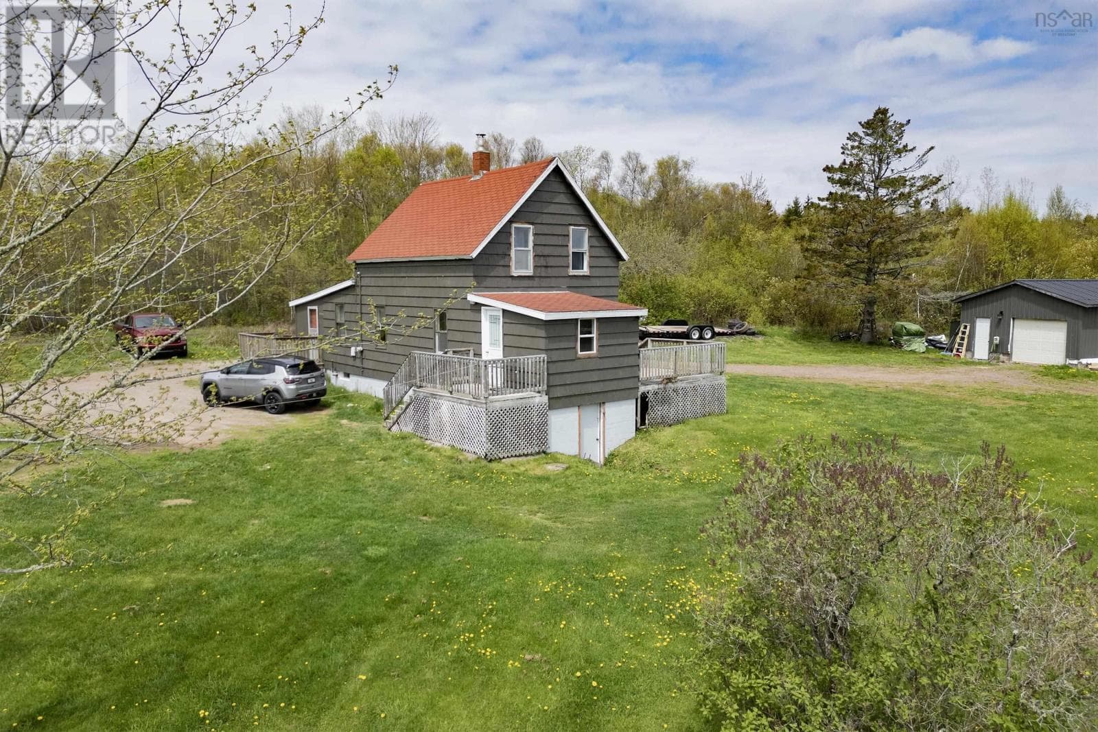 3 bed 1 bath single family at 527 Pit Road — $154,900