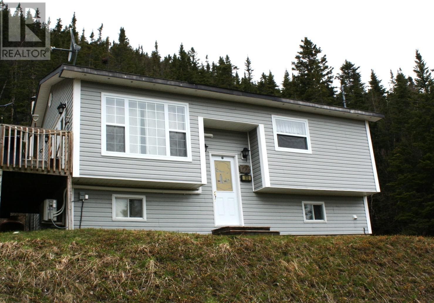 172 Hillview Drive photo 4