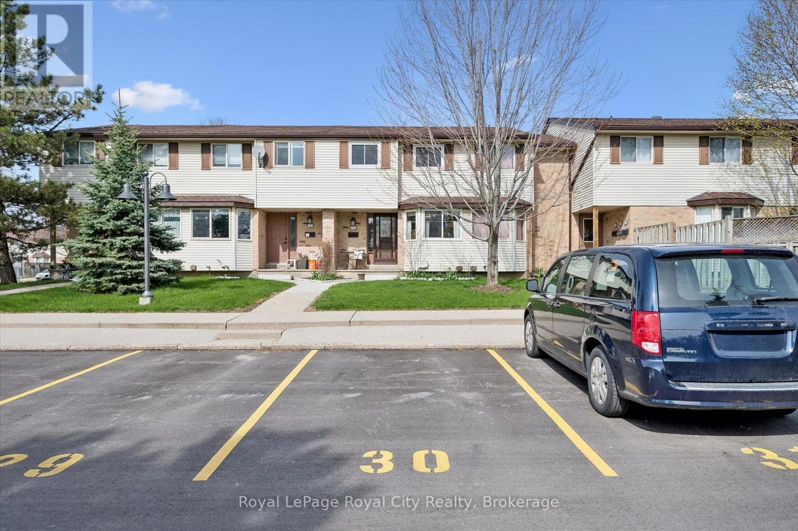 30 - 40 SILVERCREEK PARKWAY N photo 2