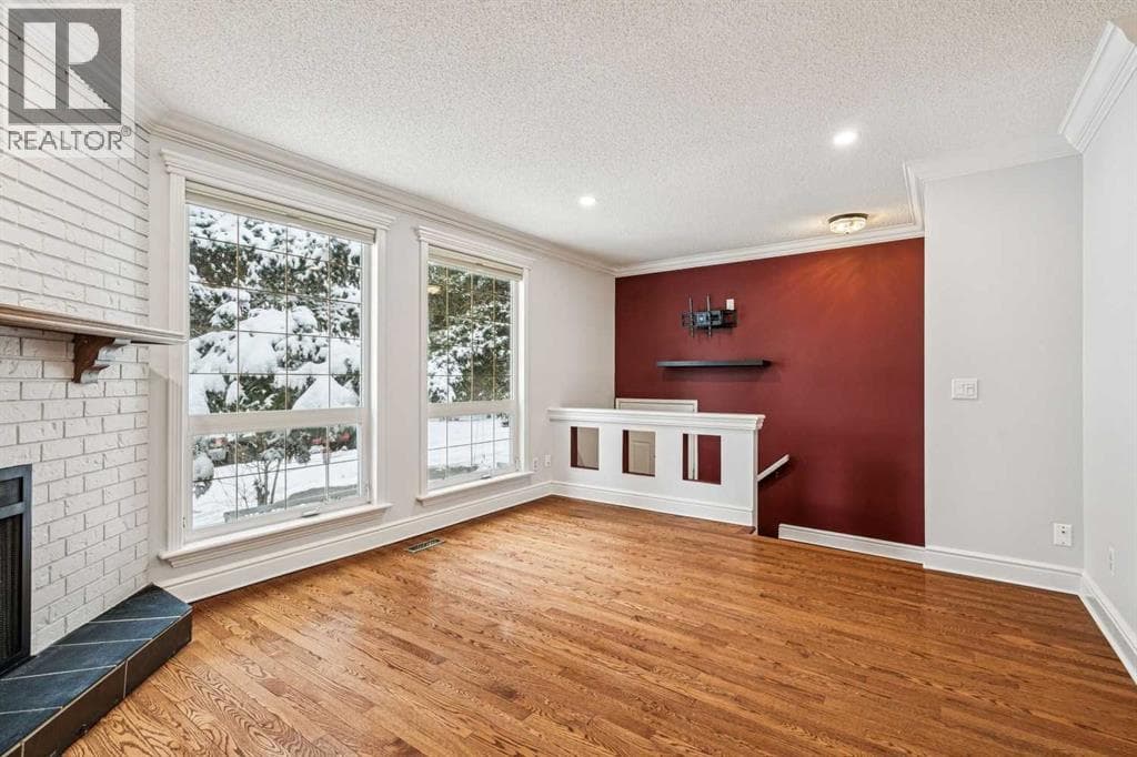 131 Woodglen Way SW photo 5