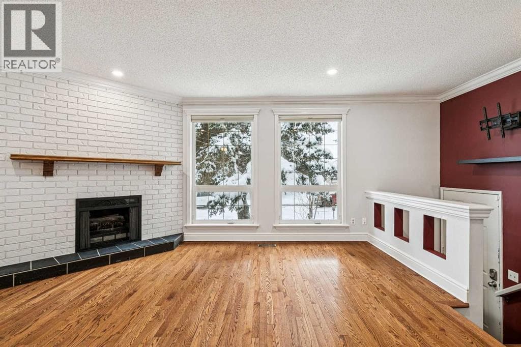 131 Woodglen Way SW photo 3