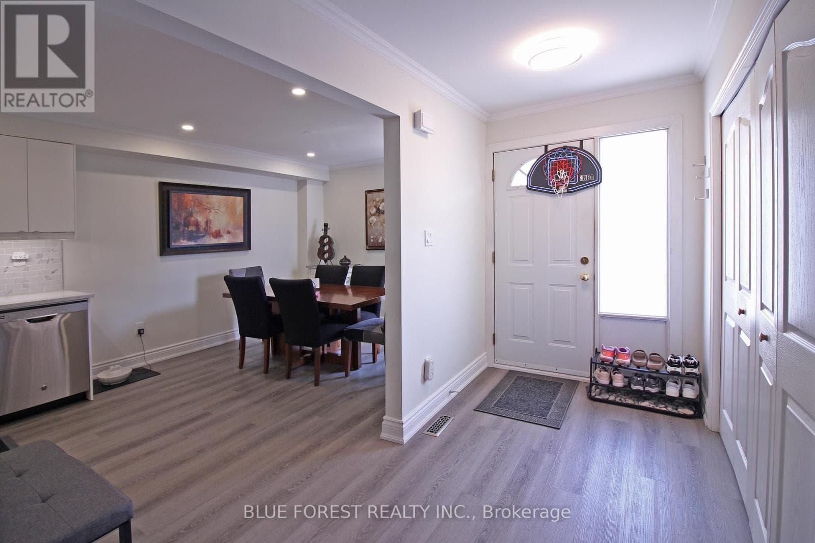 8 - 590 MILLBANK DRIVE photo 5