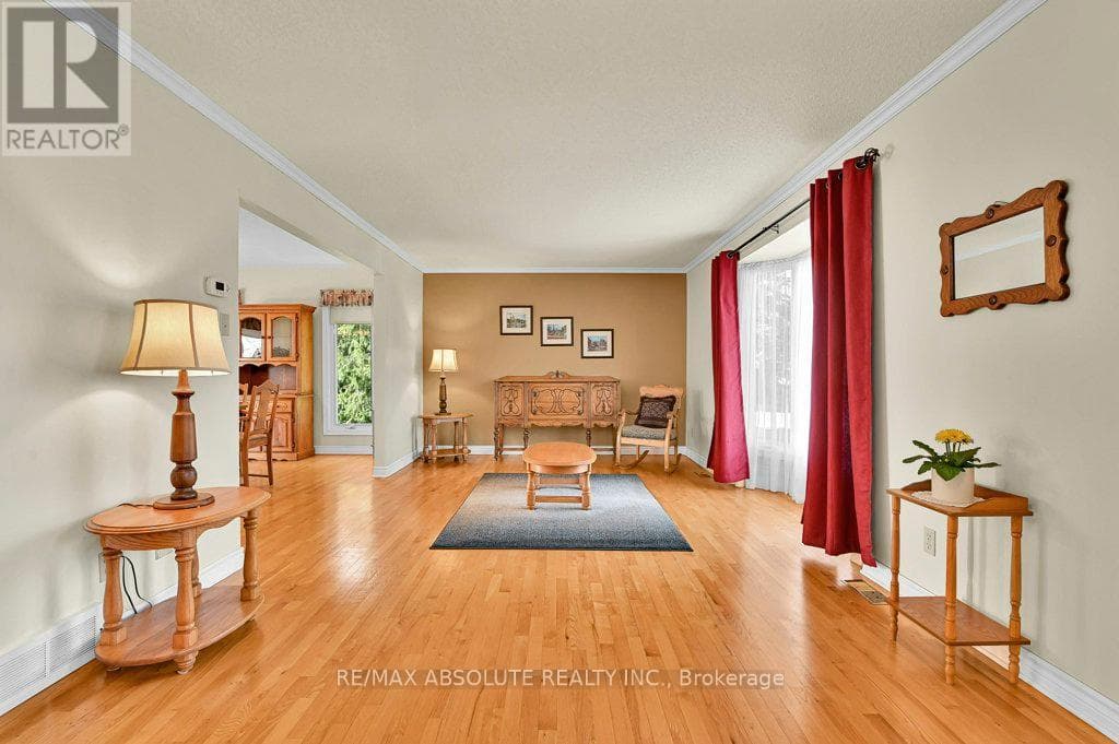 535 GASCON STREET photo 4