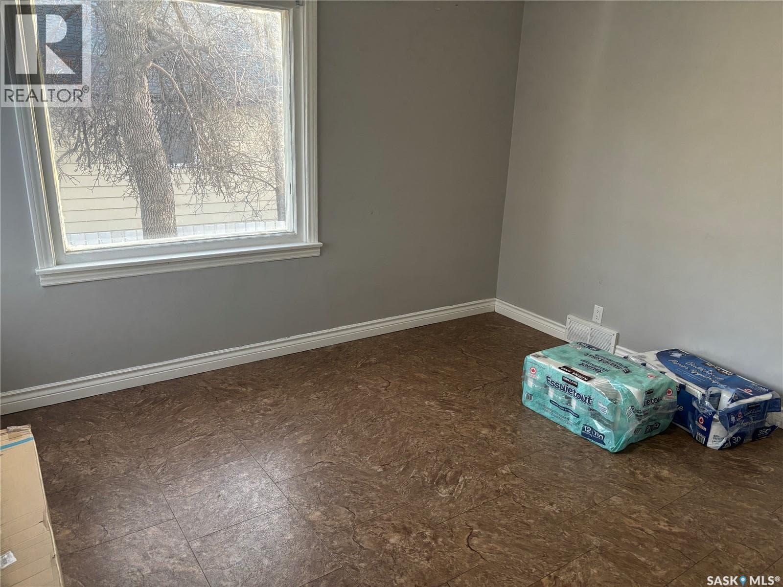 476 4th AVENUE NW — photo 3