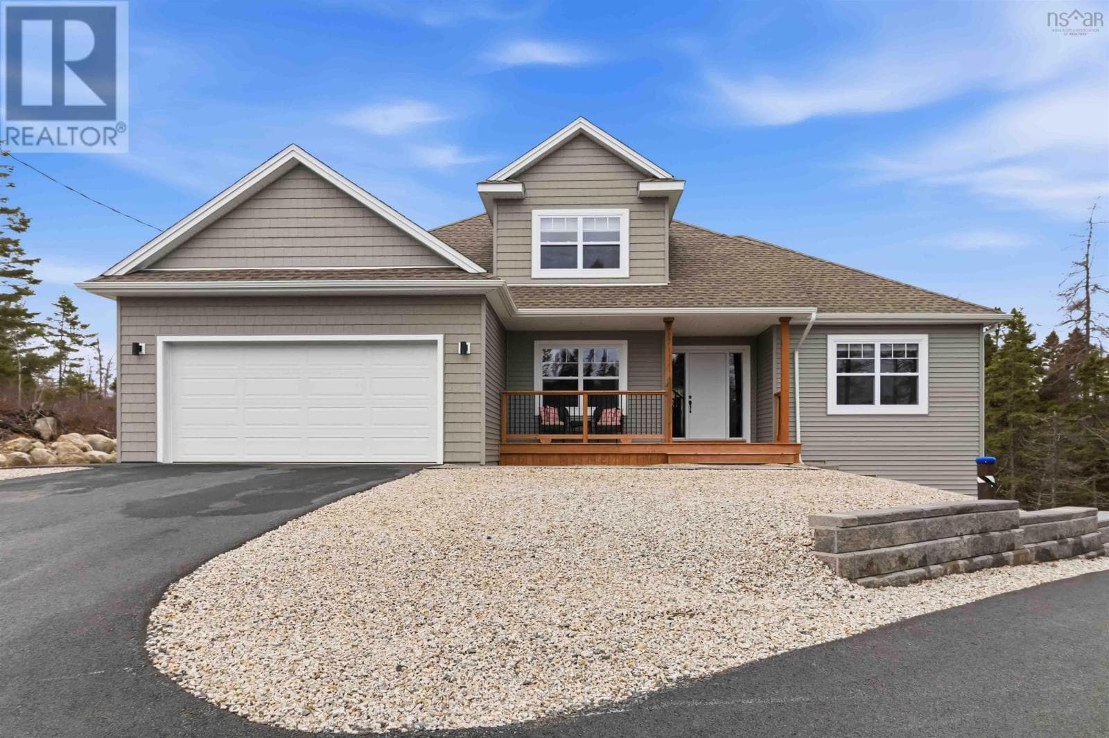 4 bed 4 bath single family at 426 Wisteria Lane — $880,000