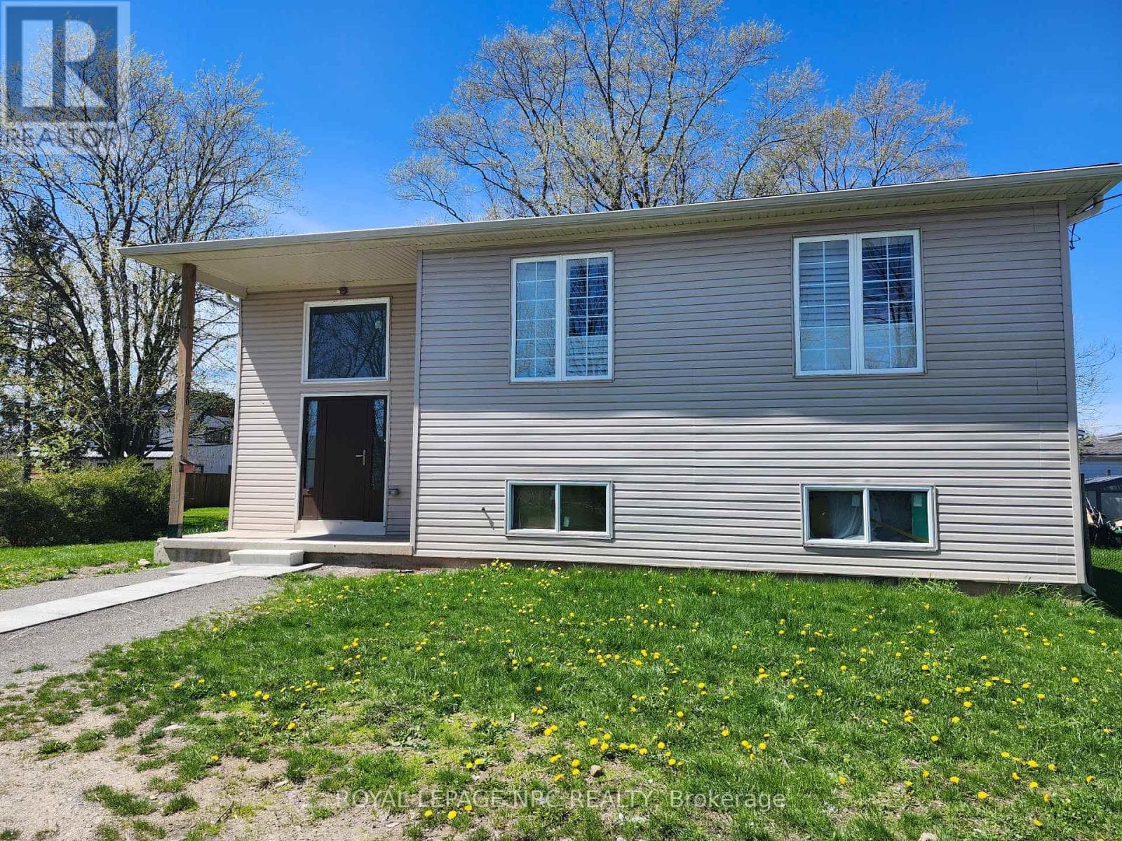 220 PORT COLBORNE DRIVE photo 2