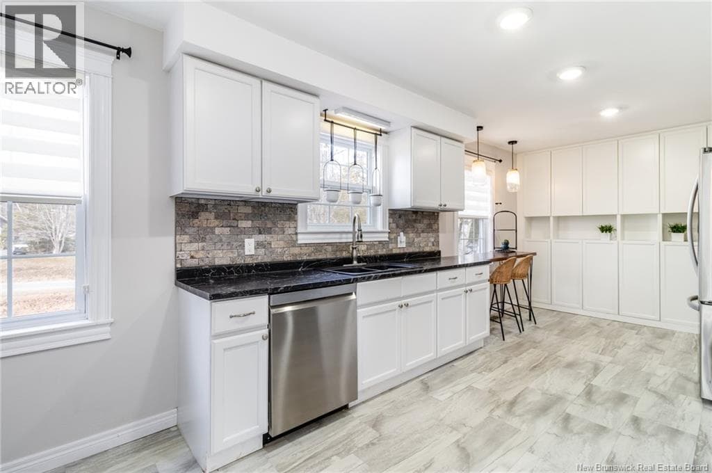 56 Alexander Drive photo 5