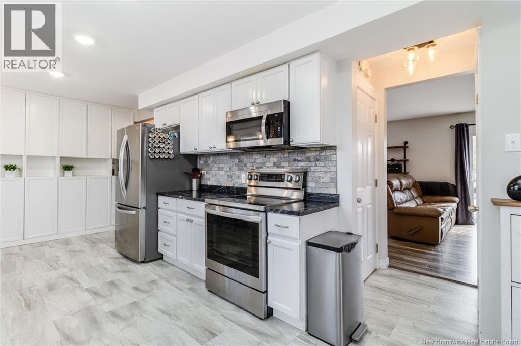 56 Alexander Drive photo 4